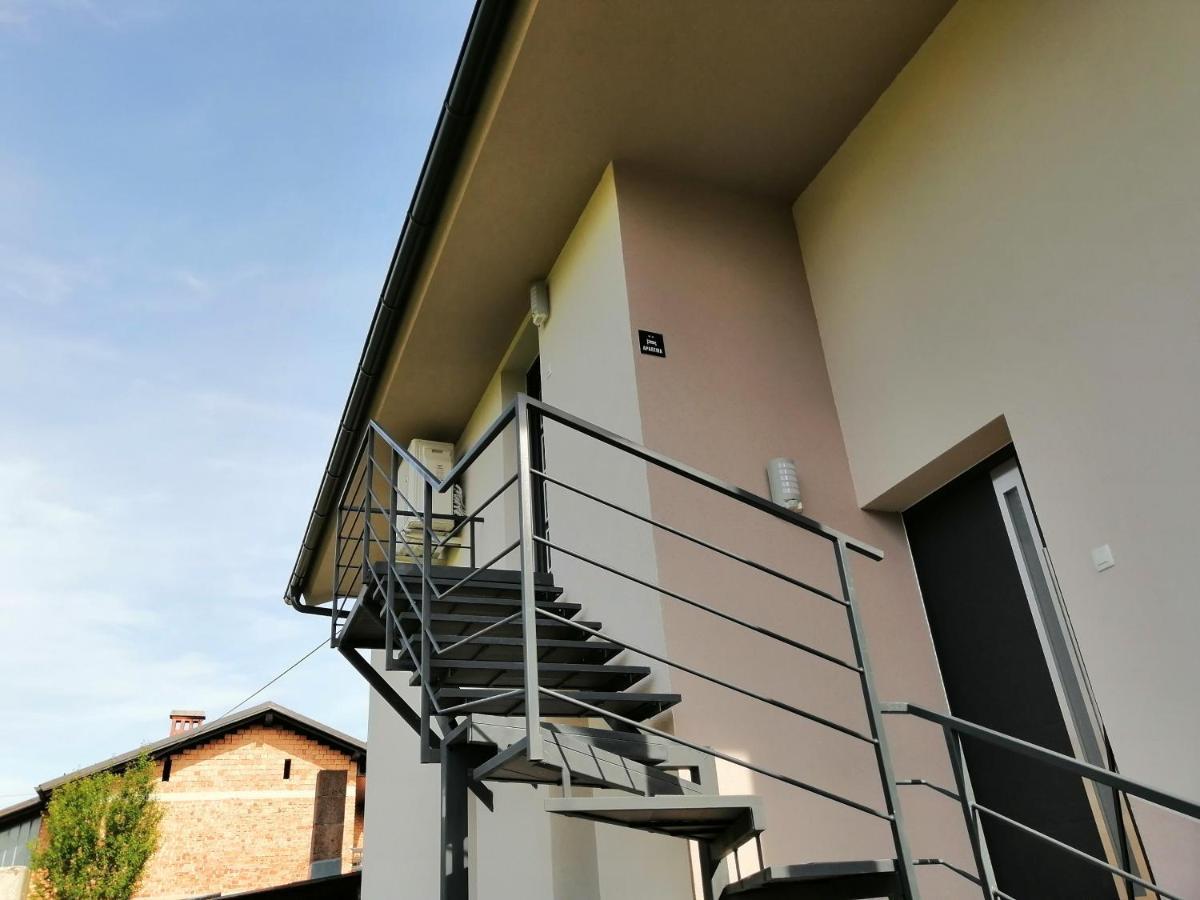 Rosemary & Free Parking Apartma